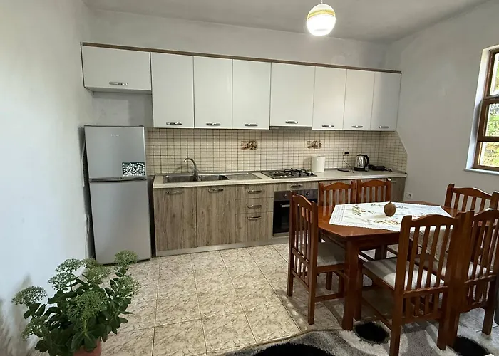 Guest House Tirana ティラナ